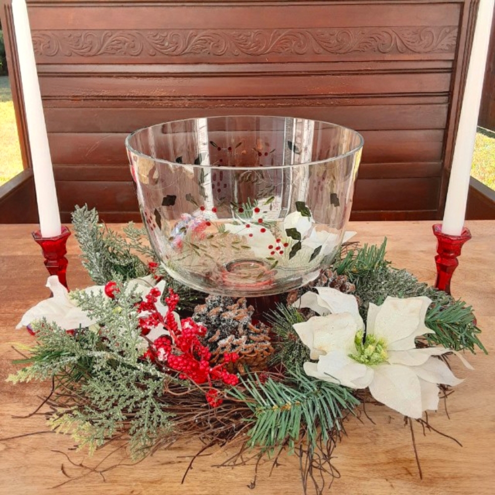 Pfaltzgraff Hand Painted Large Hollyberry Pedestal Trifle Bowl (Discontinued)